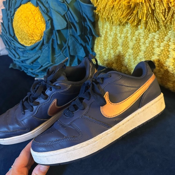 NIKE Air Force Women’s Sz 8 - Picture 2 of 5